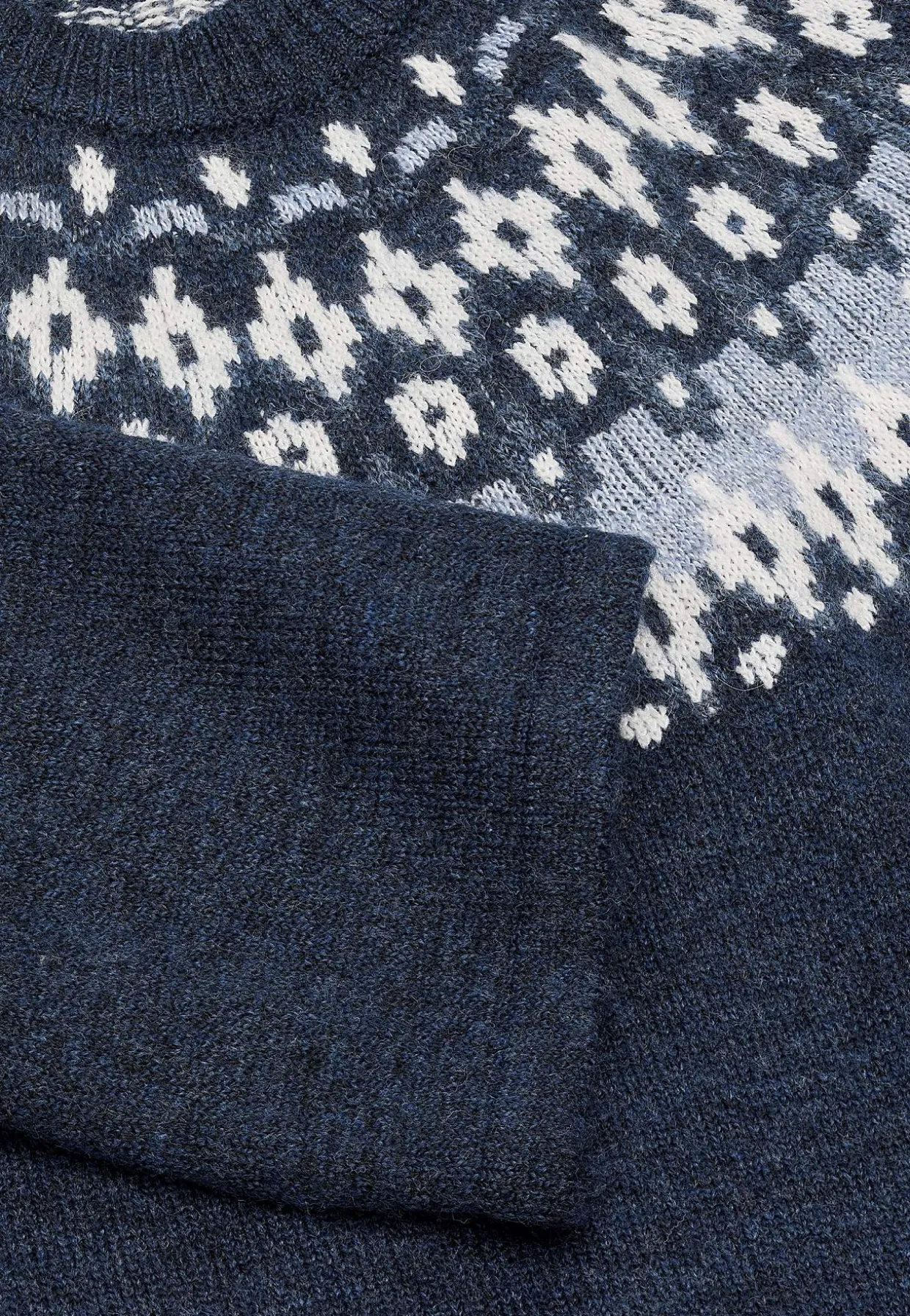 Strikket, jacquardmønstret kjole