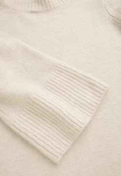 Strikket kjole med høj slids