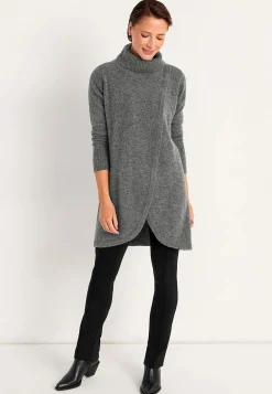 Strikket polotrøje med slå-om detalje foran