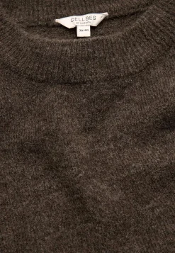 Strikket trøje med afrundet krave