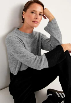 Strikket trøje med afrundet krave | Cellbes