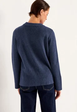 Strikket trøje med afrundet krave