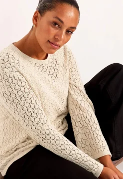 Strikket trøje med hulmønster