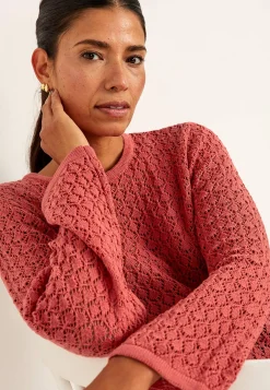 Strikket trøje med hulmønster