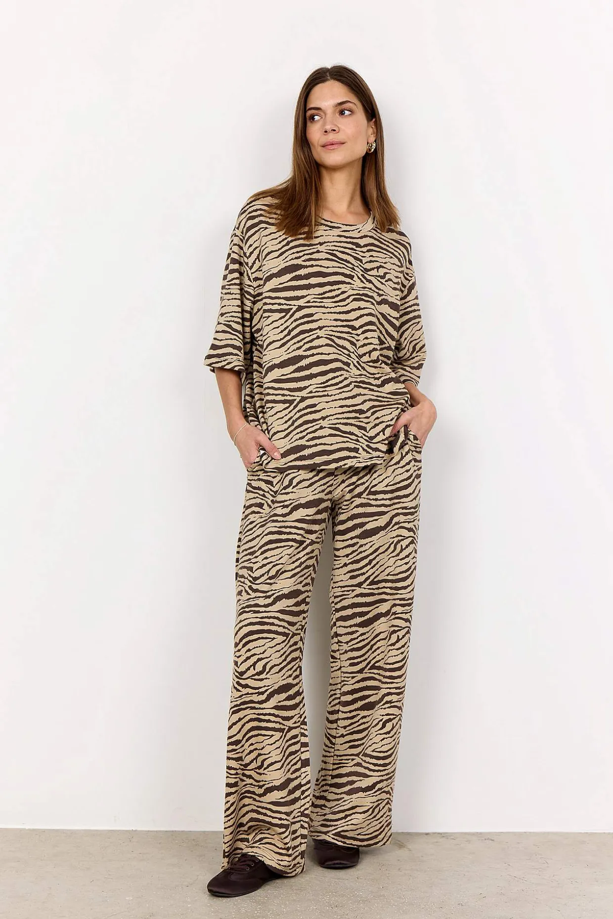 Superblød t-shirt med zebramønster | Cellbes