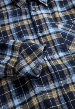 Ternet flonelskjorte