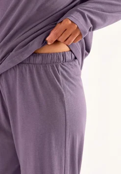 To-delt pyjamas med blondekant