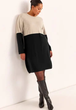 Tofarvet, fintstrikket kjole