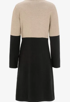 Tofarvet, fintstrikket kjole