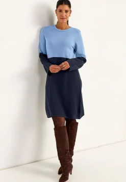 Tofarvet, fintstrikket kjole