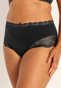 Trusse i bomuld med blondekant 3-pack