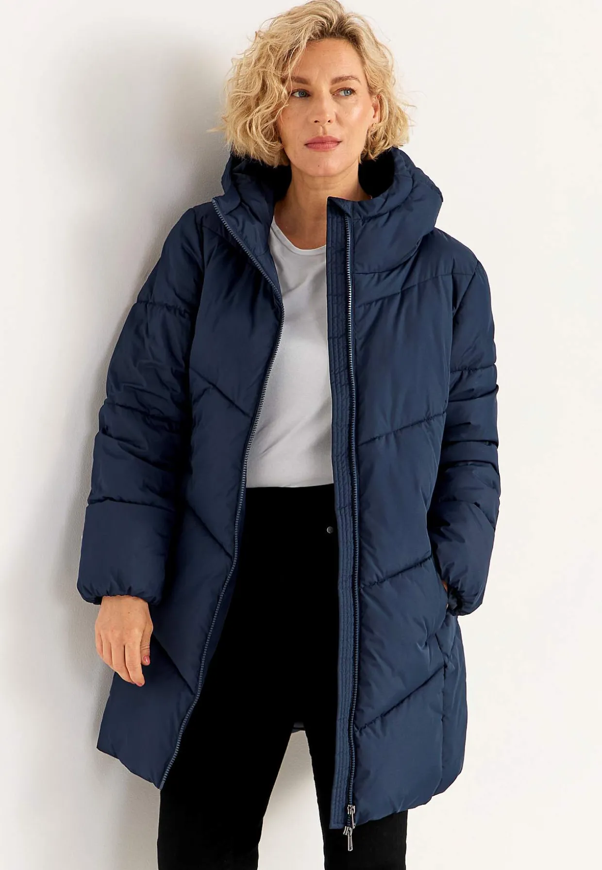 Varm jakke med luftig polstring