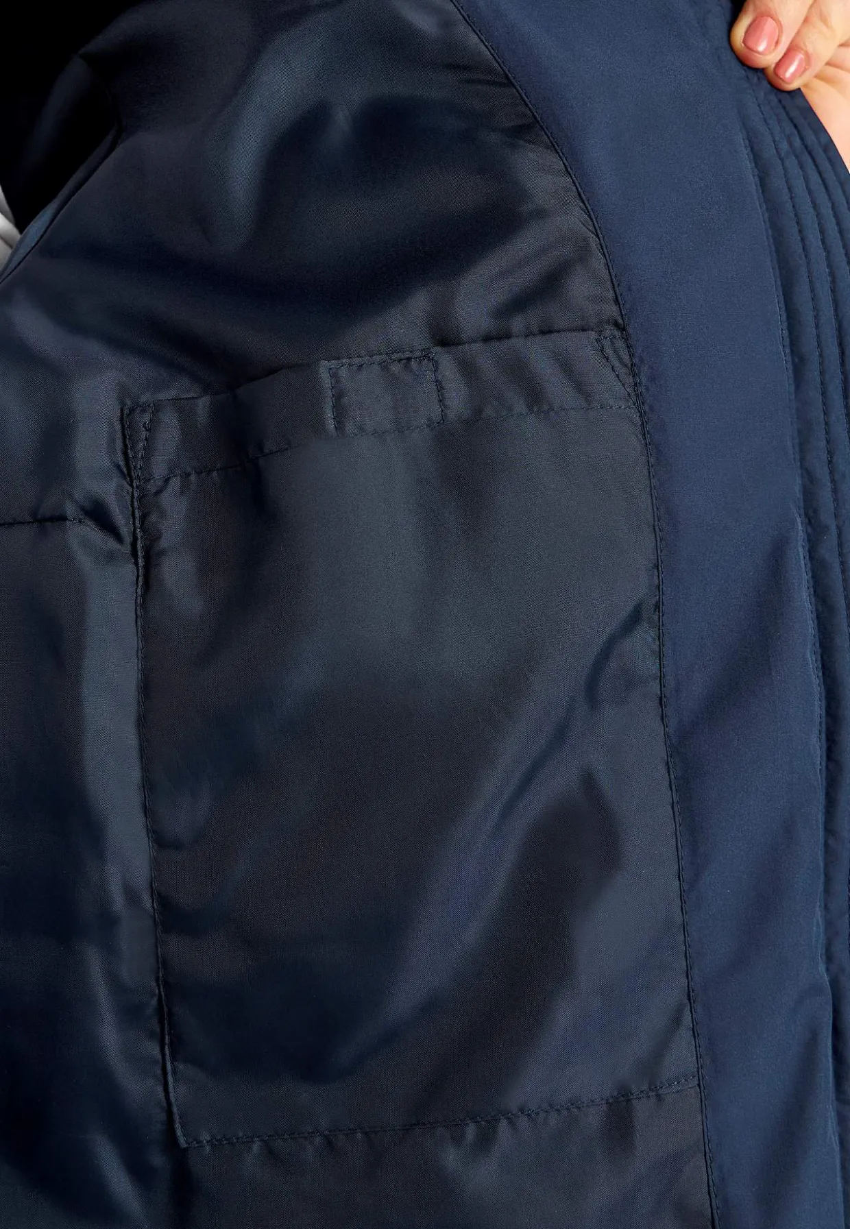 Varm jakke med luftig polstring