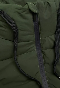 Varm jakke med sidelynlåse nederst