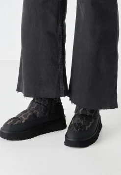 Varmt foret vinterstøvle med leopardprint