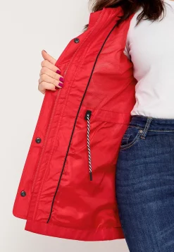 Vindtæt jakke med hætte