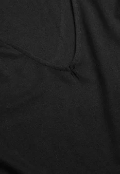 Viskosekjole med blondedetaljer