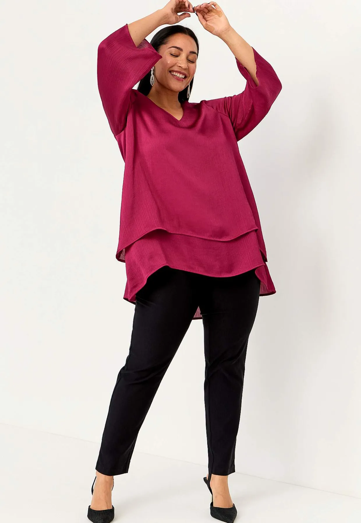 V-udskåret tunika med trompetærme