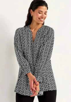 V-udskåret, vævet tunika